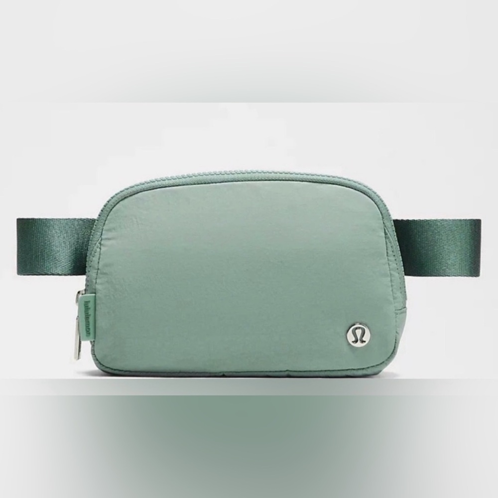 Lululemon Small Zip Pouch in Sage Green 1L